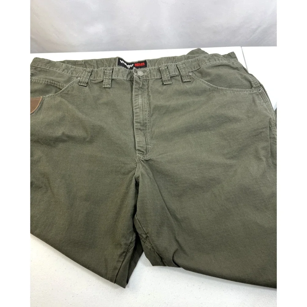 Wrangler Riggs Workwear Men's Green Rip Stop Canvas Rugged Size 44 X 32